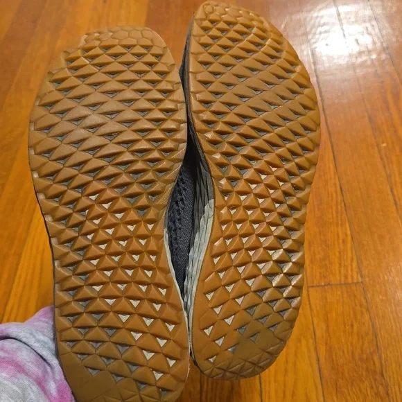 Gray Knit Nobull Runners Size W9 M 7.5 - Picture 3 of 5